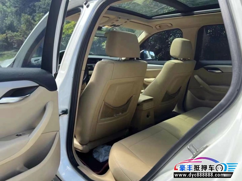 13年宝马X1轿车抵押车出售