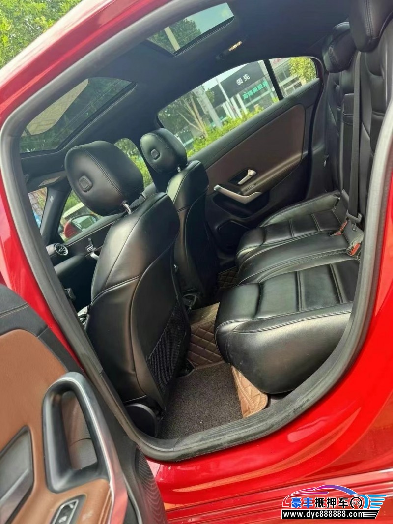 20年奔驰A轿车抵押车出售