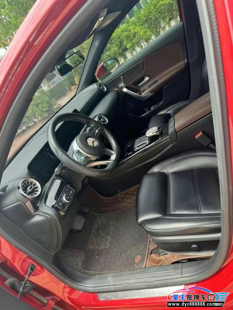 20年奔驰A轿车抵押车出售