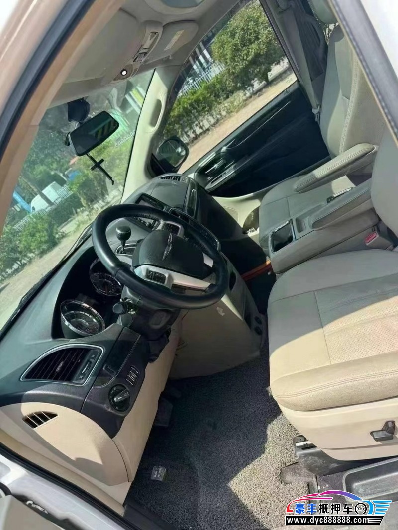 16年克莱斯勒大捷龙轿车抵押车出售