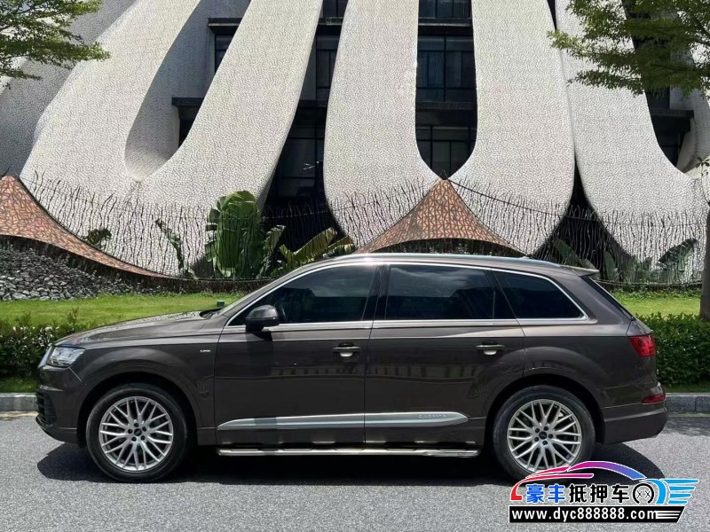 18年奥迪Q7轿车抵押车出售