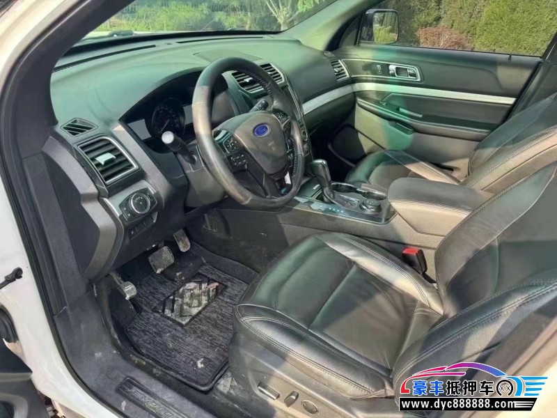 16年福特探索者轿车抵押车出售