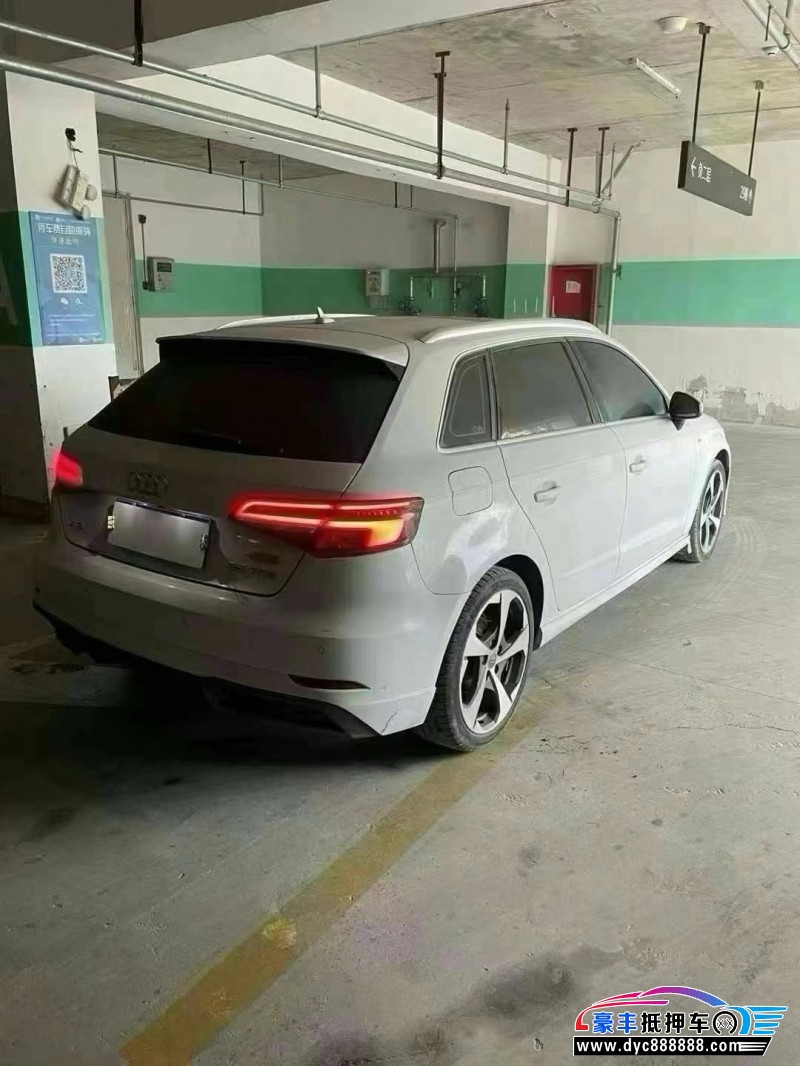 18年奥迪A3轿车抵押车出售