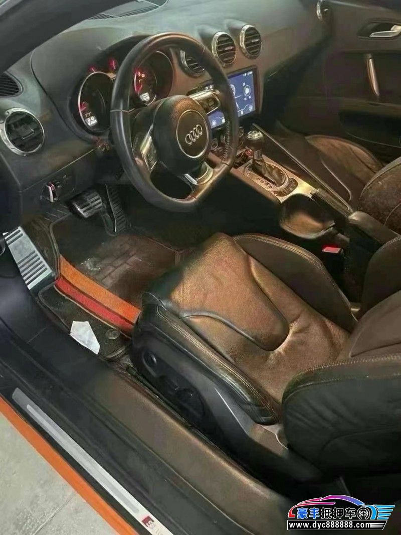 14年奥迪TT轿车抵押车出售