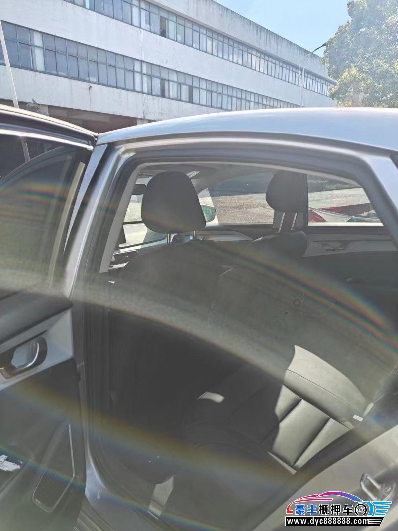 23年吉利几何轿车抵押车出售