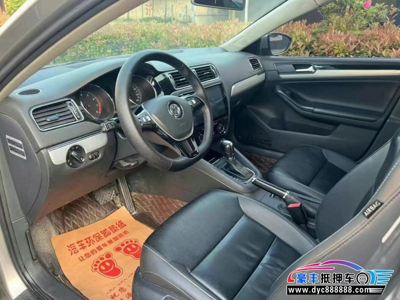 16年大众速腾轿车抵押车出售