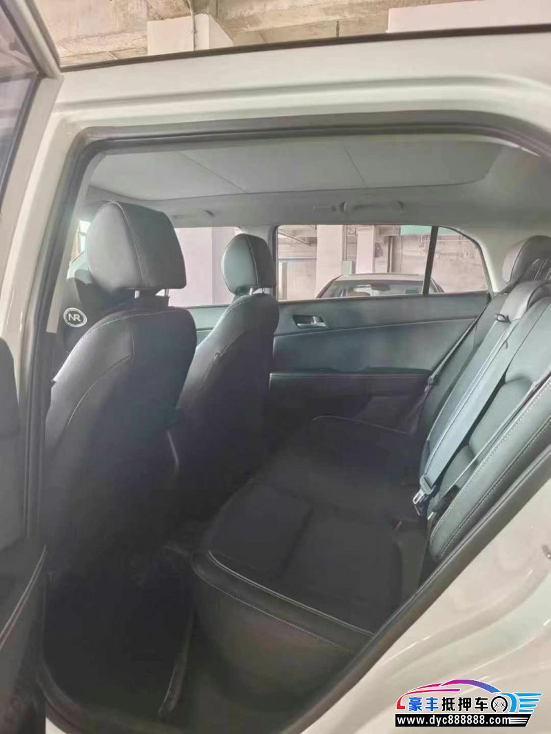 18年现代ix25轿车抵押车出售