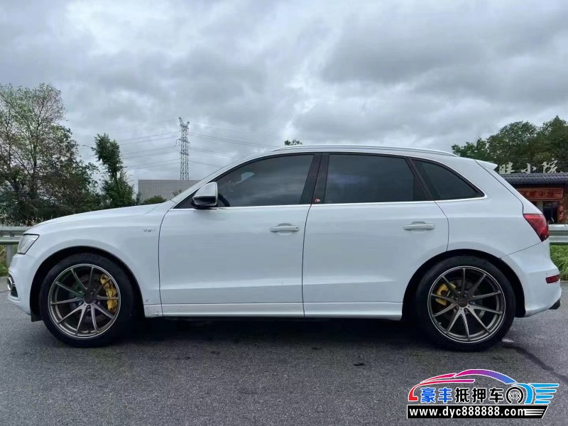 15年奥迪SQ5轿车抵押车出售