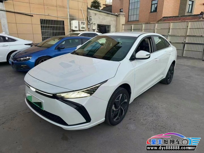 24年吉利几何轿车抵押车出售