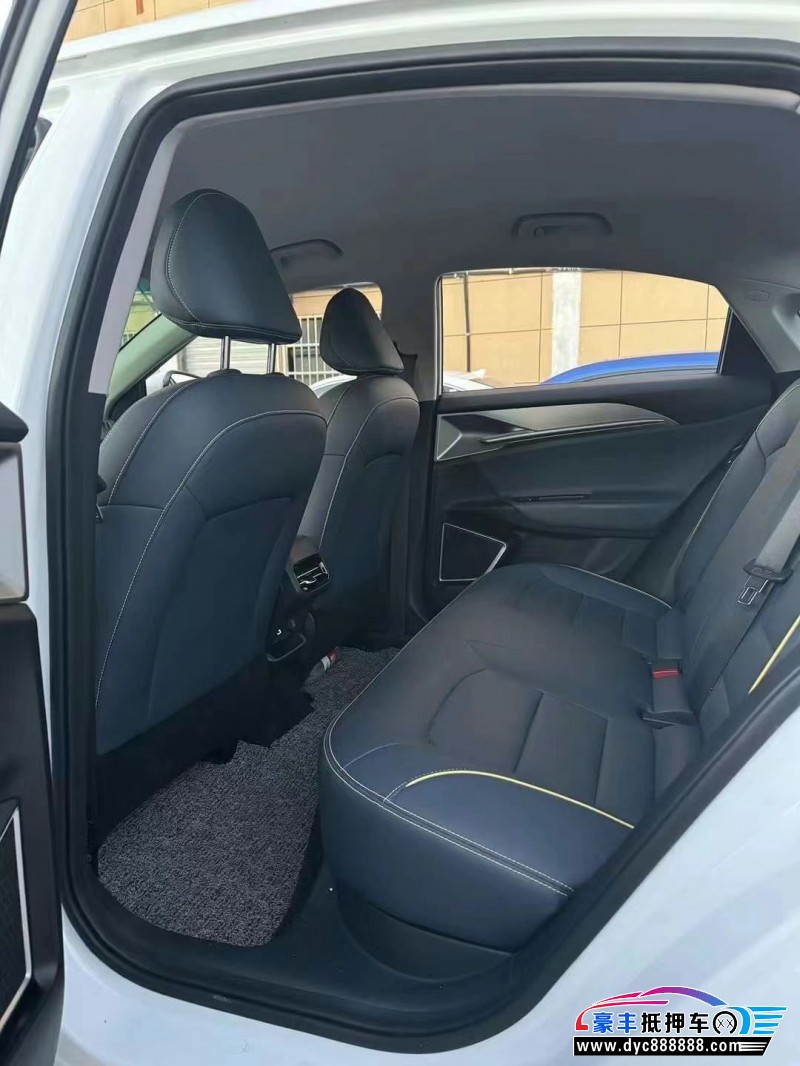 24年吉利几何轿车抵押车出售