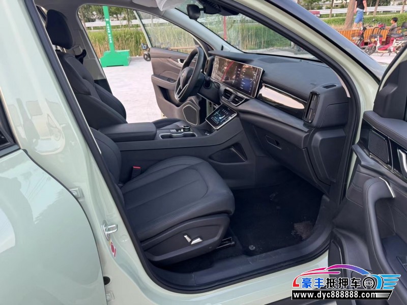 22年威马汽车w6轿车抵押车出售