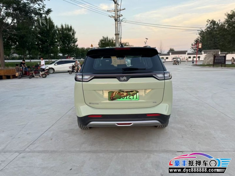 22年威马汽车w6轿车抵押车出售