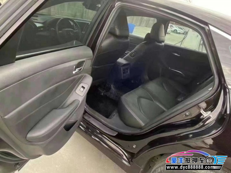 20年丰田亚洲龙轿车抵押车出售