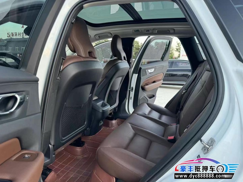 18年沃尔沃XC60轿车抵押车出售