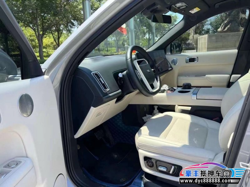 22年理想L8轿车抵押车出售