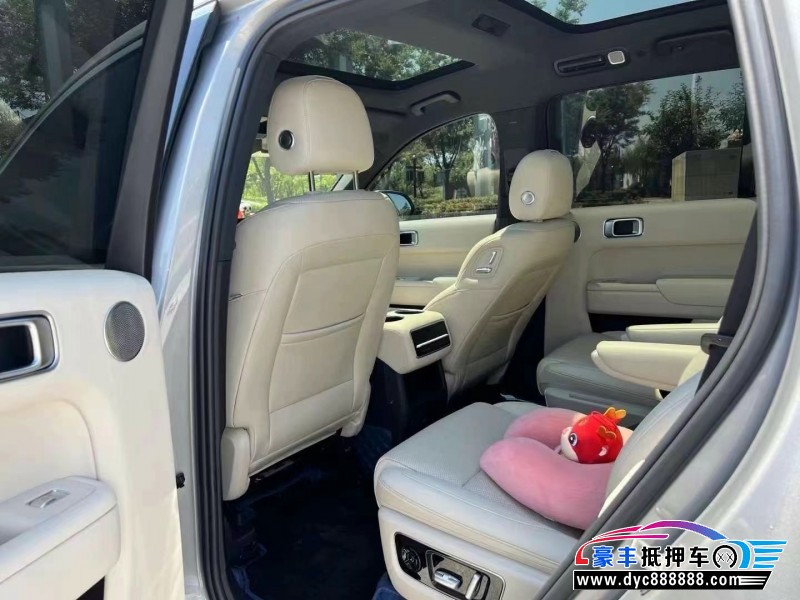 22年理想L8轿车抵押车出售