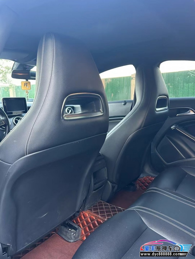 17年奔驰CLA轿车抵押车出售