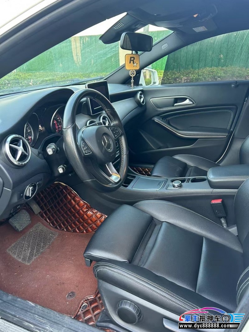 17年奔驰CLA轿车抵押车出售