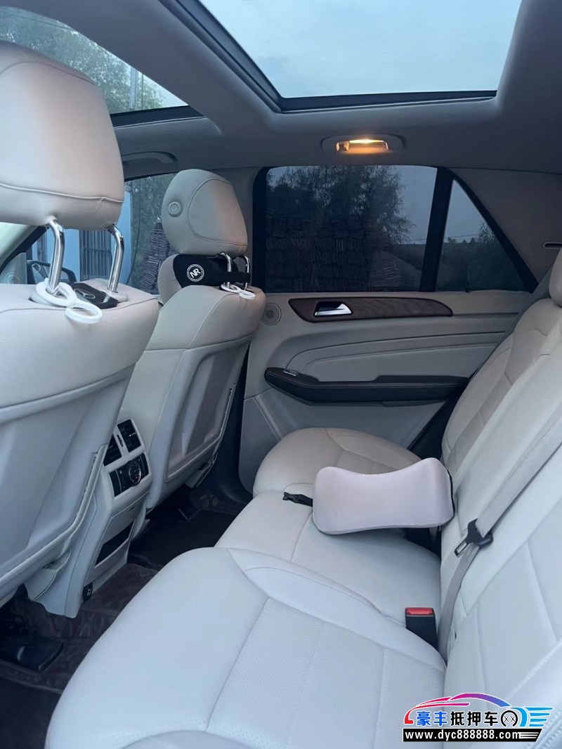 15年奔驰ML轿车抵押车出售