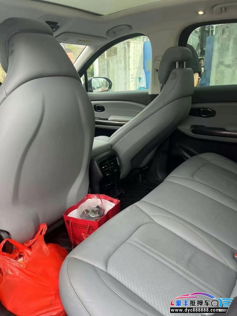 19年蔚来ES6轿车抵押车出售