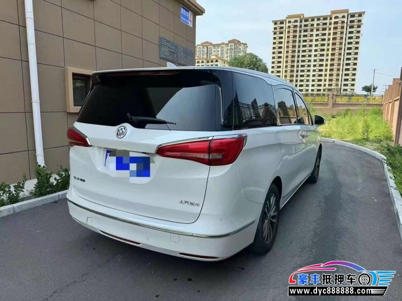 17年别克GL8轿车抵押车出售