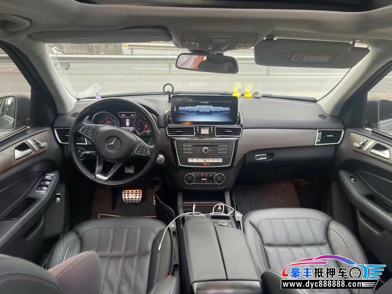 17年奔驰GLE轿车抵押车出售