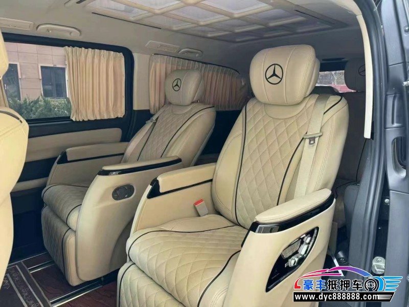 17年奔驰威霆轿车抵押车出售