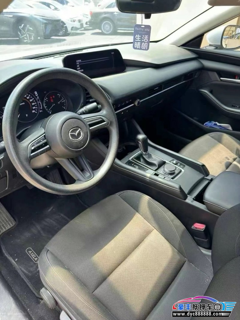 20年马自达昂克赛拉轿车抵押车出售