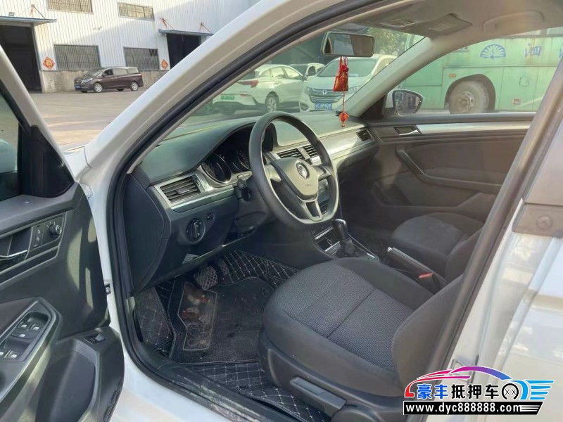 20年大众宝来轿车抵押车出售