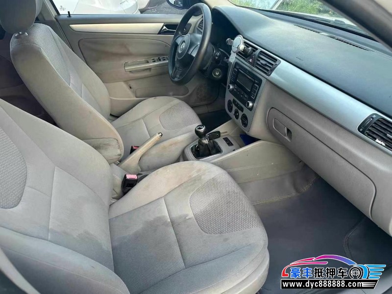 11年大众宝来轿车抵押车出售