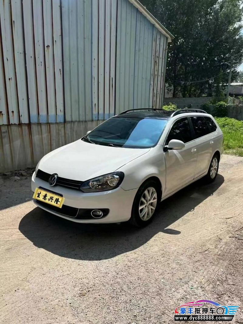 13年大众高尔夫轿车抵押车出售