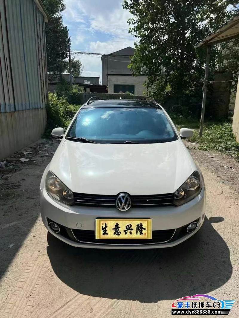 13年大众高尔夫轿车抵押车出售