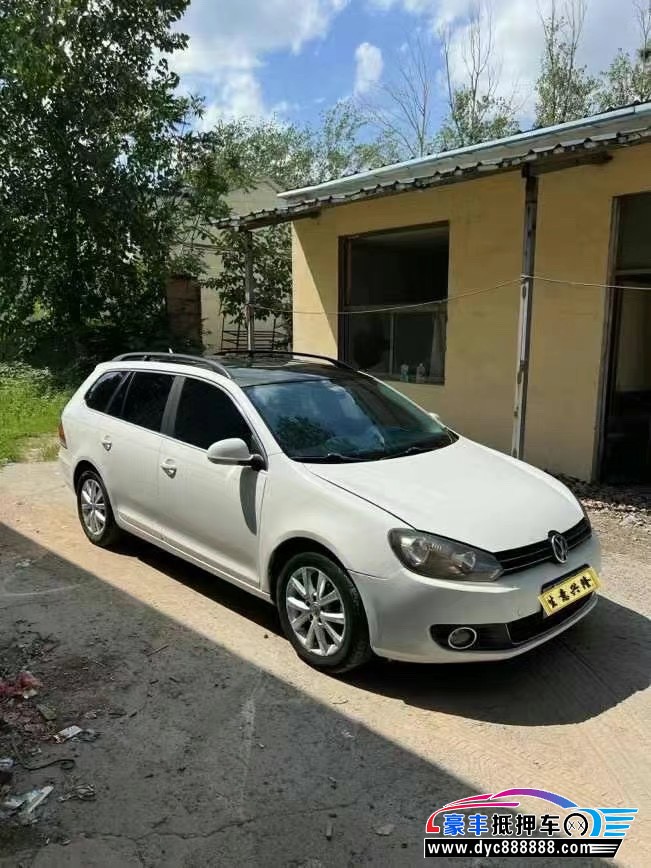 13年大众高尔夫轿车抵押车出售