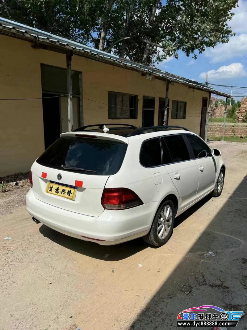 13年大众高尔夫轿车抵押车出售