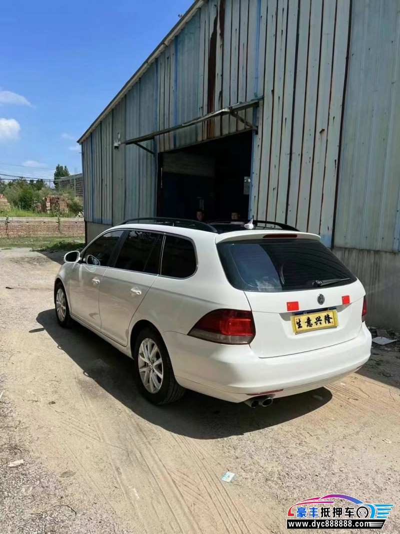 13年大众高尔夫轿车抵押车出售