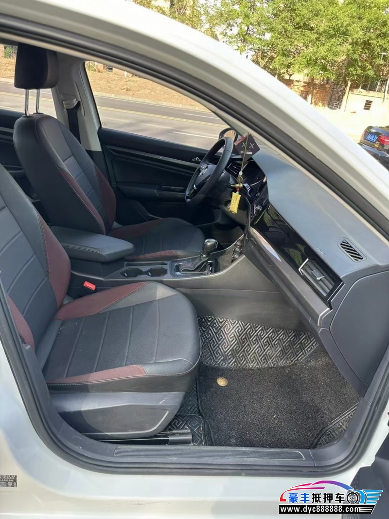 20年大众宝来轿车抵押车出售