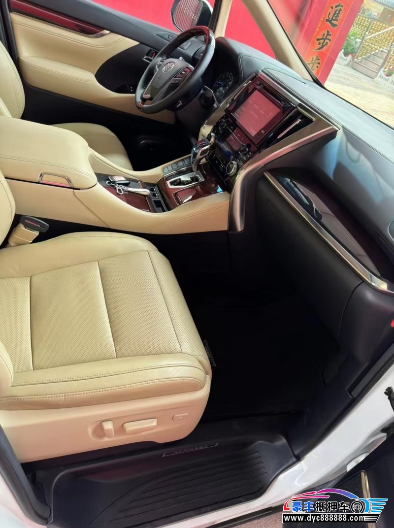 16年丰田埃尔法轿车抵押车出售