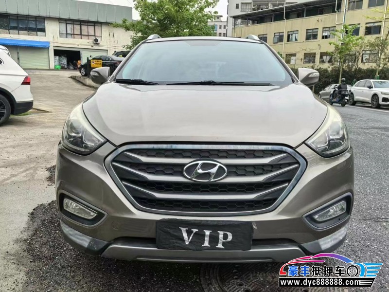 13年现代ix35轿车抵押车出售