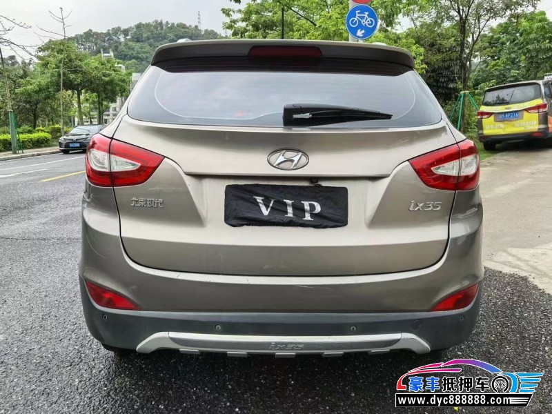 13年现代ix35轿车抵押车出售