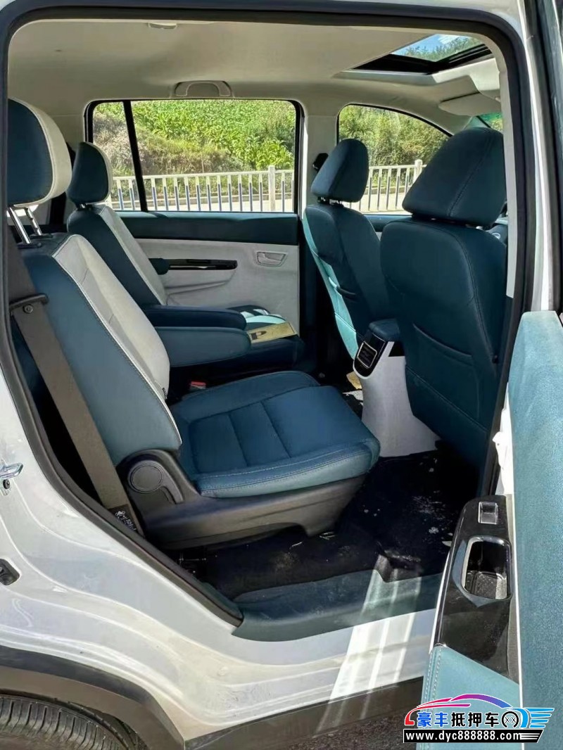 24年SWM斯威汽车大虎轿车抵押车出售