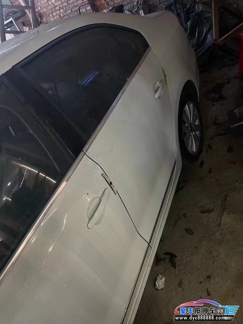 16年大众速腾轿车抵押车出售