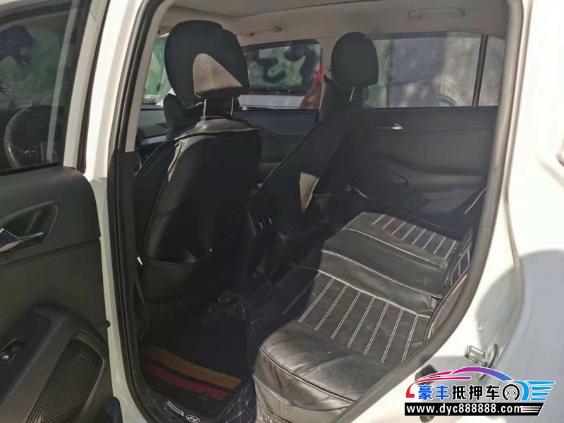 23年现代ix35轿车抵押车出售