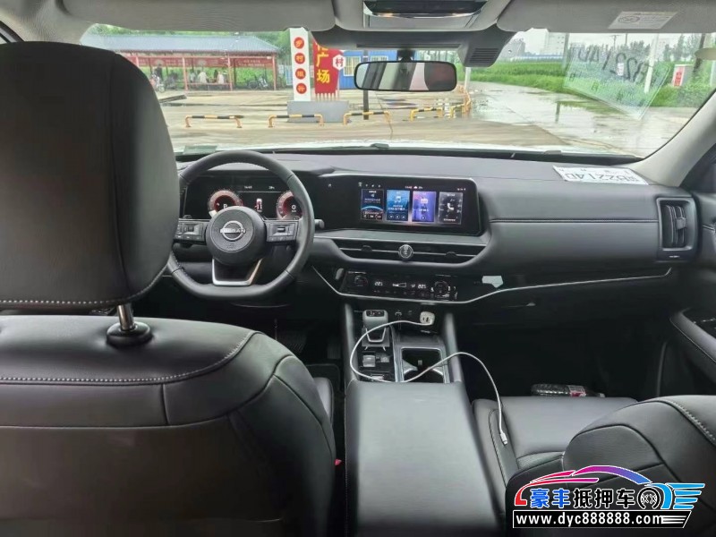 24年日产探陆轿车抵押车出售