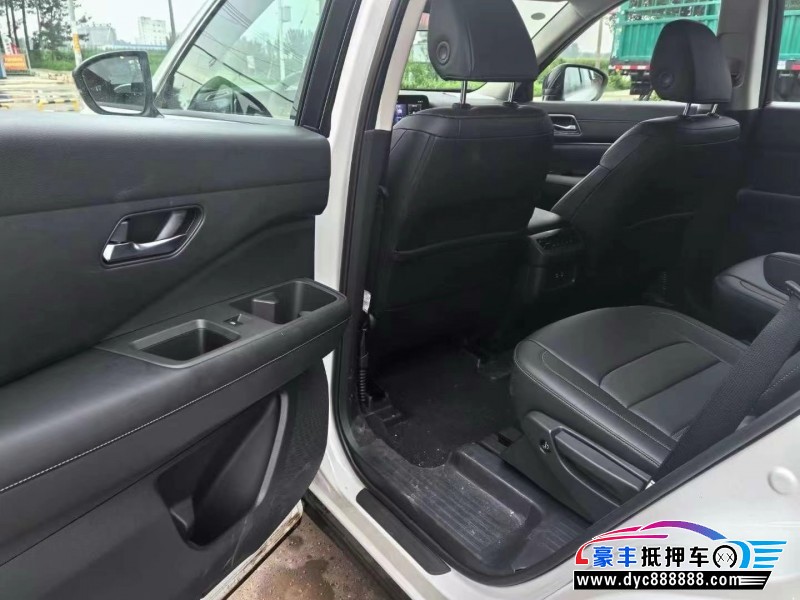 24年日产探陆轿车抵押车出售