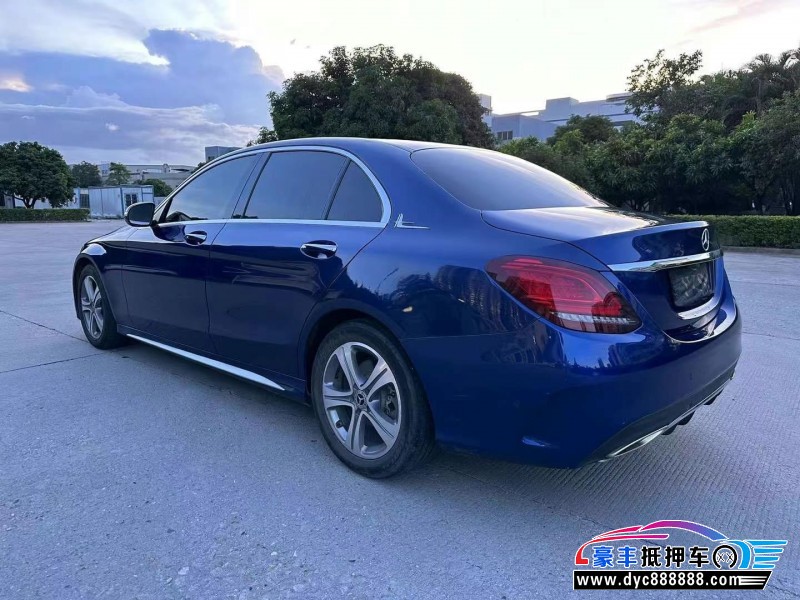 20年奔驰C轿车抵押车出售