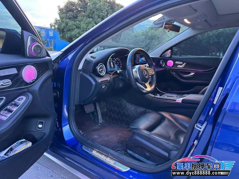 20年奔驰C轿车抵押车出售