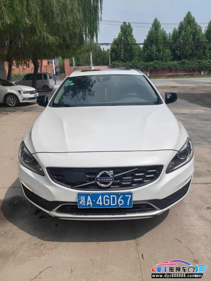 17年沃尔沃V60轿车抵押车出售