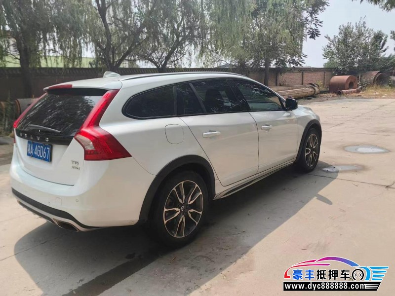 17年沃尔沃V60轿车抵押车出售