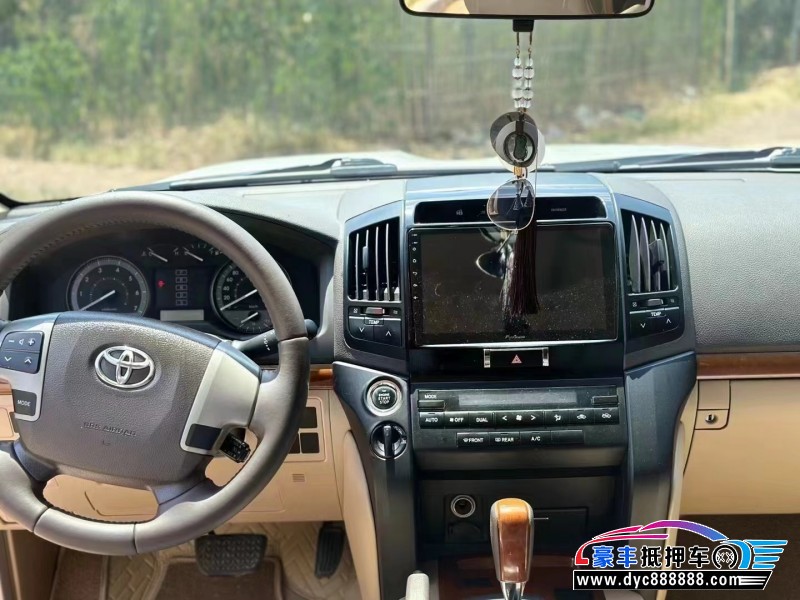 16年丰田兰德酷路泽（陆巡）轿车抵押车出售