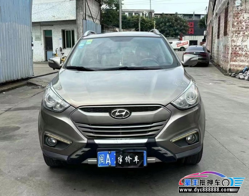 13年现代ix35轿车抵押车出售